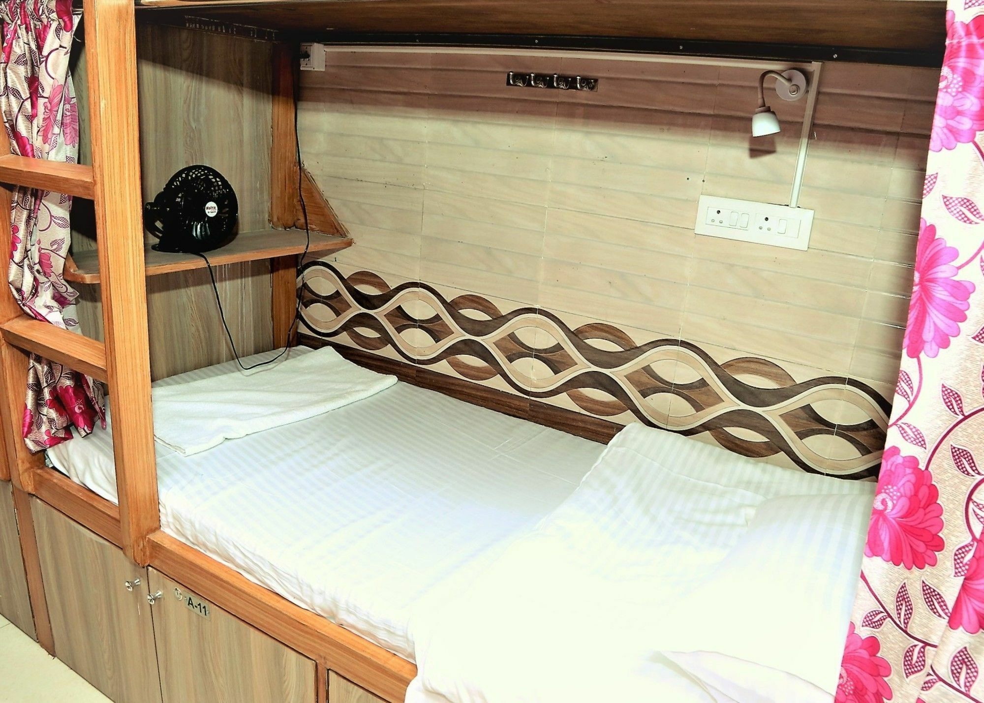 Delta Dormitory Mumbai Luaran gambar