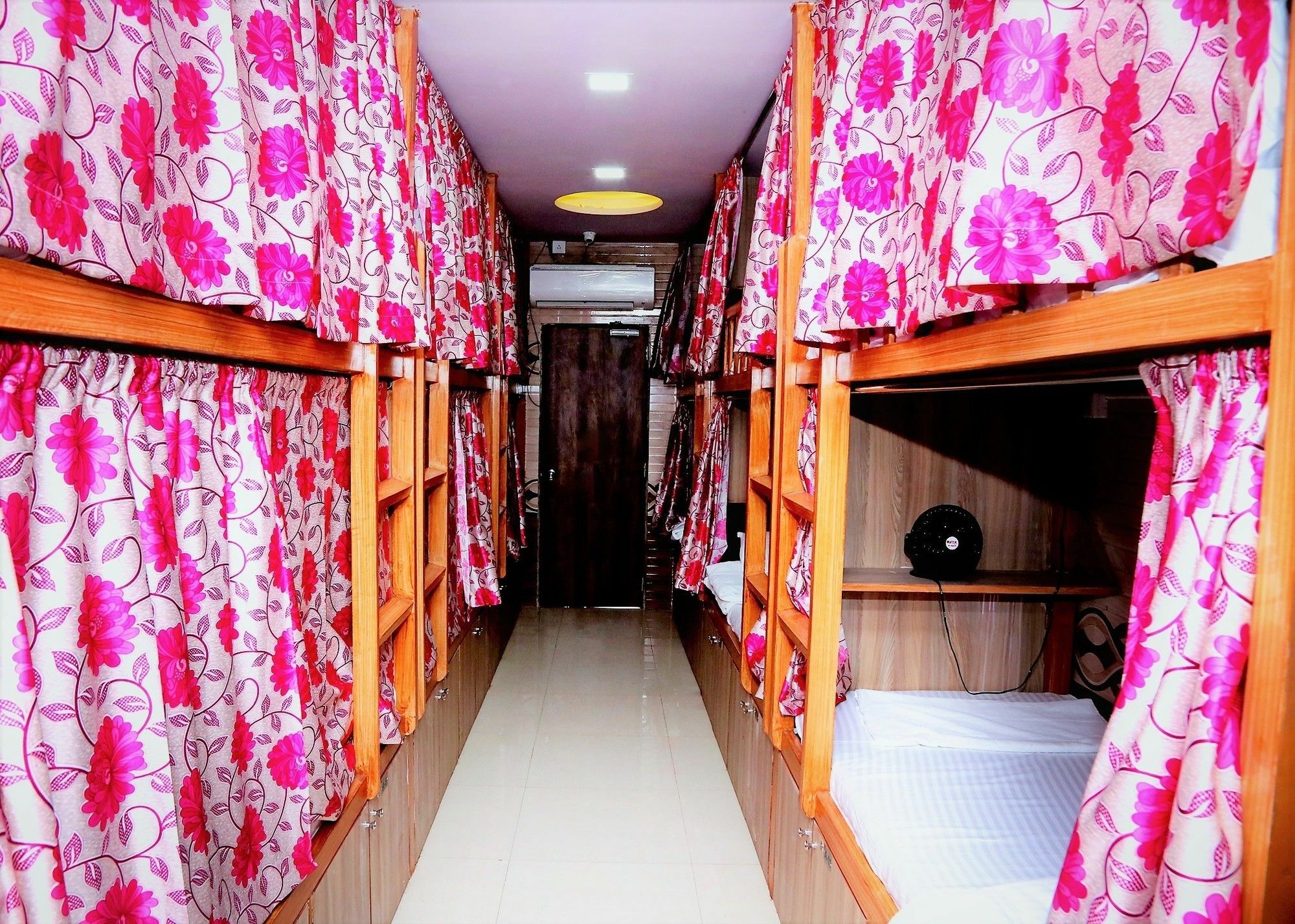 Delta Dormitory Mumbai Luaran gambar