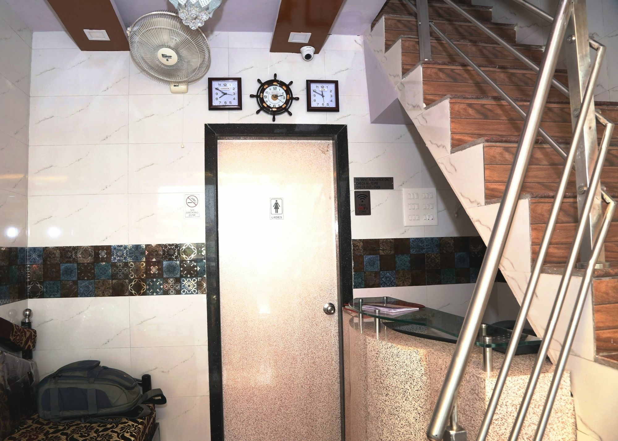 Delta Dormitory Mumbai Luaran gambar